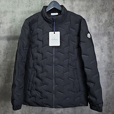 몽클*어 엠보 와펜 패딩자켓