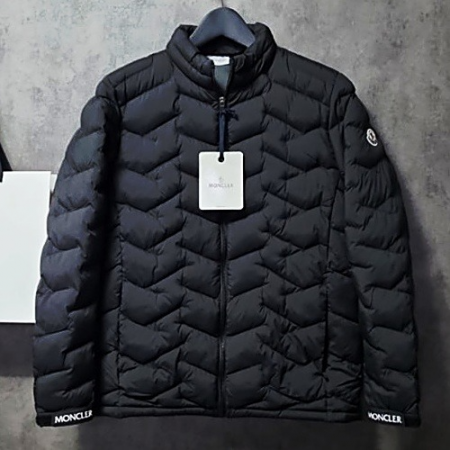 몽클*어 로고패치 아크론 다운 패딩