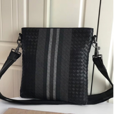 보테가베네타 M8225 크로스백