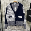 톰브*운 THOM BROWNE 배색 캐시 가디건