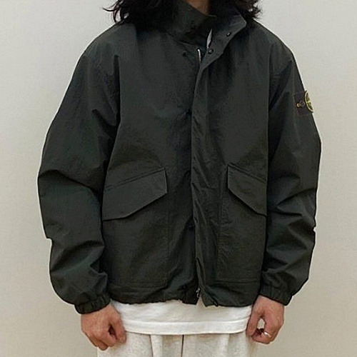 스톤아일*드 STONE ISLAND 포켓 나일론 야상