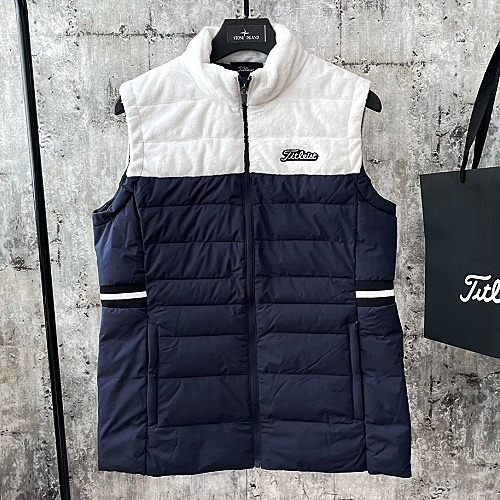 타이틀리*트 로고 털조끼