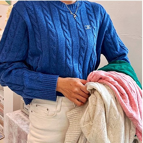 셀*느 꽈배기 라인 라운드니트