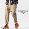 THOM BROWNE 삼선 포인트 백 레터링 밴딩 면바지