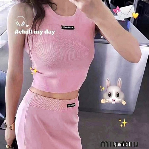 MIUMIU 나시로고 포인트 원피스 세트