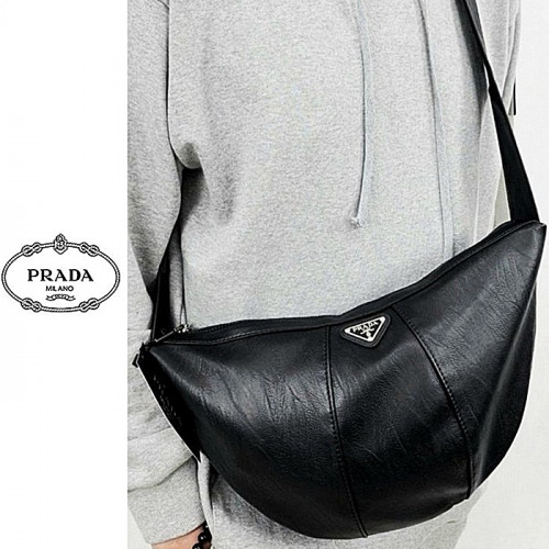 프*다 PRADA 로고 스몰 바이커백