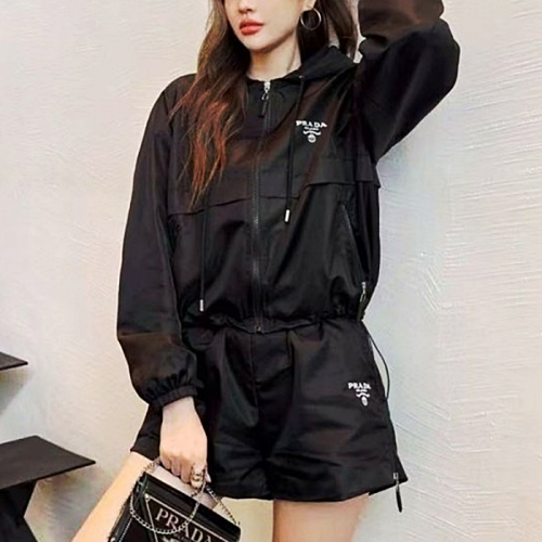 PRADA 라이트 리나일론 바람막이 자켓 + 숏팬츠 SET