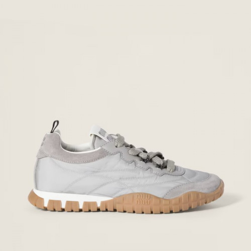 MIU MIU  타이어 기능성 소재 및 스웨이드 스니커즈 - 클라우디 그레이