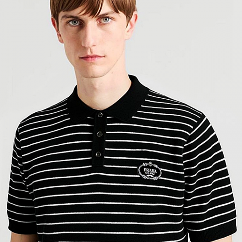 PRADA 로고 패치 스트라이프 카라 니트 반팔