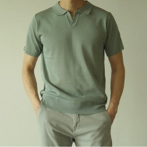 몽클*어 V오픈 카라 니트티