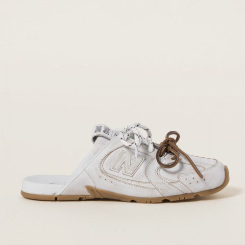 미우미우 X 뉴발란스 530 SL 블리치드 가죽 뮬