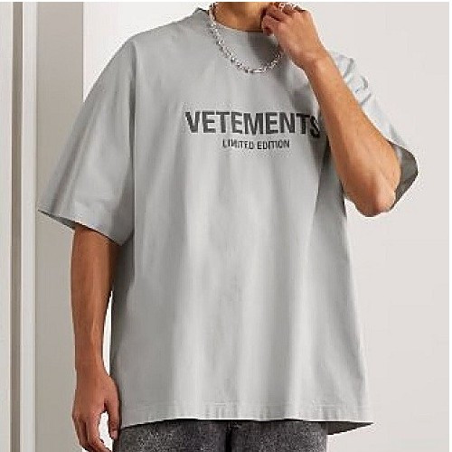 베*멍 VETEMENTS 리미티드 로고 티셔츠