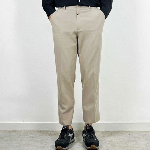 THOM BROWNE 모먼츠 테어퍼드핏 슬랙스