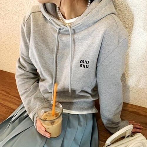 MIUMIU 자수로고 베이직 후드