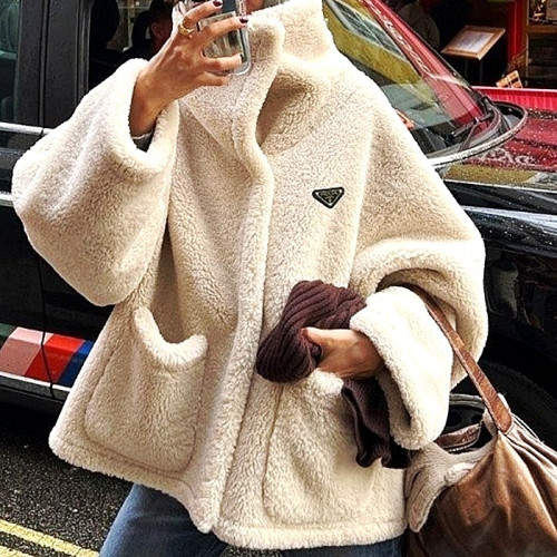 PRADA 양털 무스탕