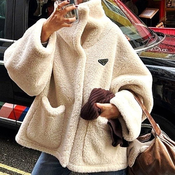 PRADA 양털 무스탕