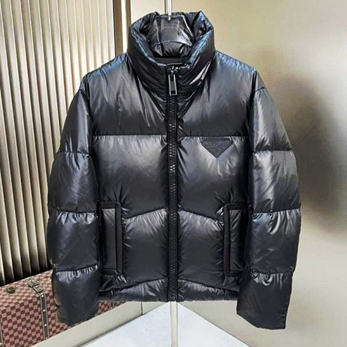 PRADA 트라이앵글 덕다운 패딩