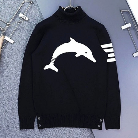 THOM BROWNE 밀라노 사선 4바 폴라넥 스웨터