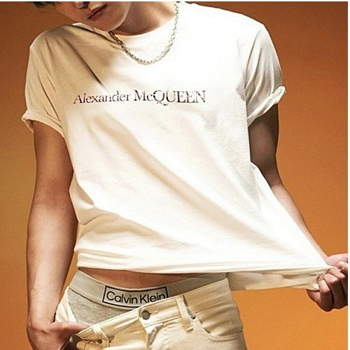 알랙산더*퀸 레드마블 레터링 티셔츠