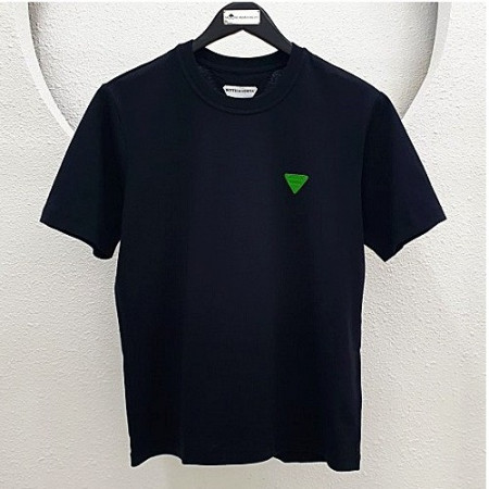 BOTTEGA VENETA 삼각로고 패치 티셔츠