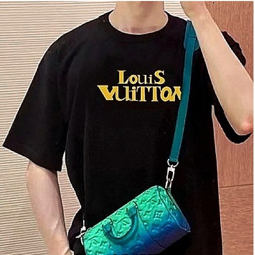 LOUIS VUITTON 엘로우 3D 레터링 티셔츠