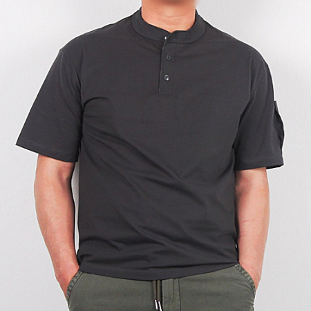 C.P컴퍼니 렌즈패치 헨리넥 티셔츠