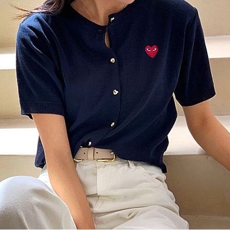 꼼데가*송 하트 단추 반팔가디건