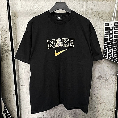 NIKE 플루토 하프 티셔츠