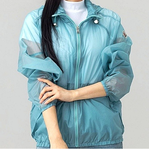 MONCLER 패턴 벨티드 후드