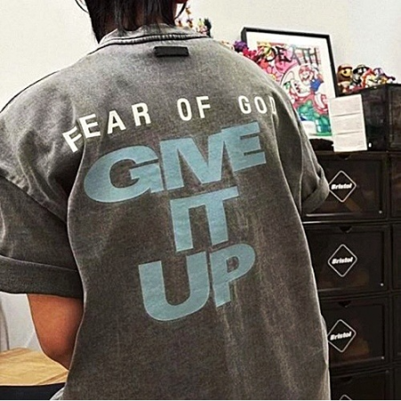 피어 오브갓 GIVE IT UP 워싱 반팔