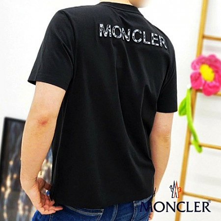 MONCL*R 반팔 레터링 그래픽 크루넥 티셔츠