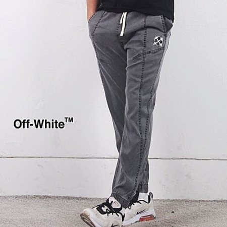 OFF WHITE 워싱 린넨스판 조거핏 팬츠