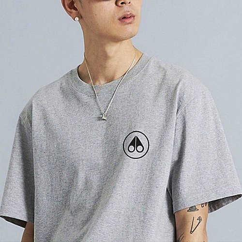 MOOSE NUCKLE 가슴 원형로고 티셔츠