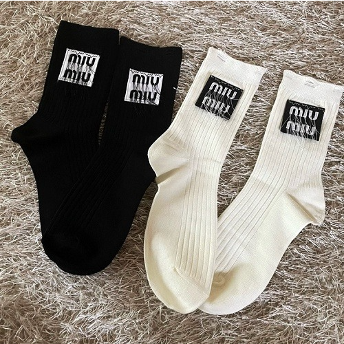 MIUMIU 로고 양말