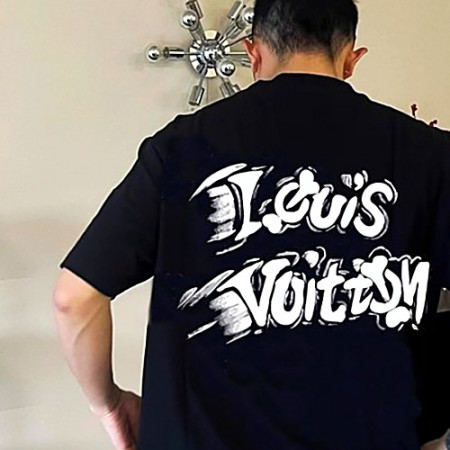 LOUIS VUITT*N 하이퍼 빈티지 레터링 티셔츠