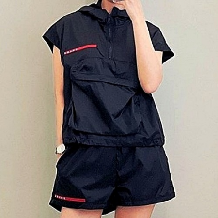 PRADA 레드패치 아노락&반바지 셋업 SET