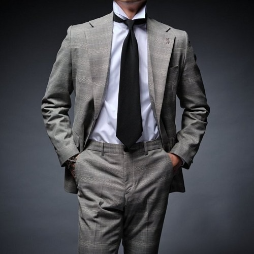 버*리 노치드 라펠 정장