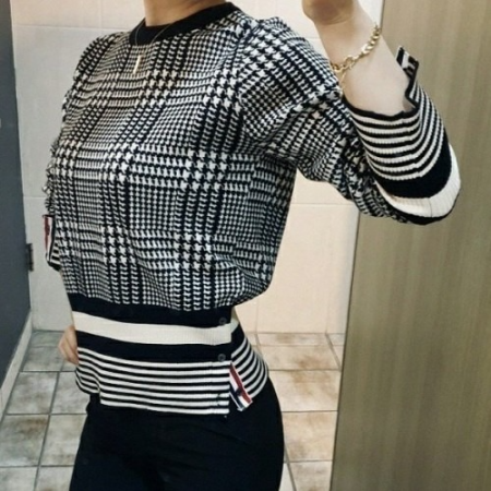 톰브*운 블랙하운드 라운드 니트