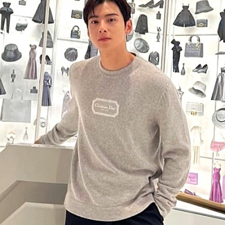 DIOR 쿠튀르 자수 로고 니트