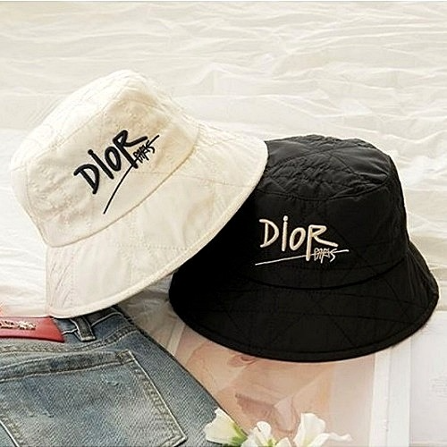 DIOR 스티치 자수로고 버킷햇