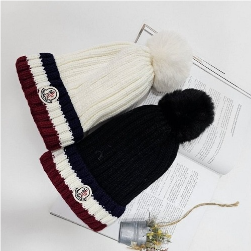 MONCL*R 삼색 방울비니