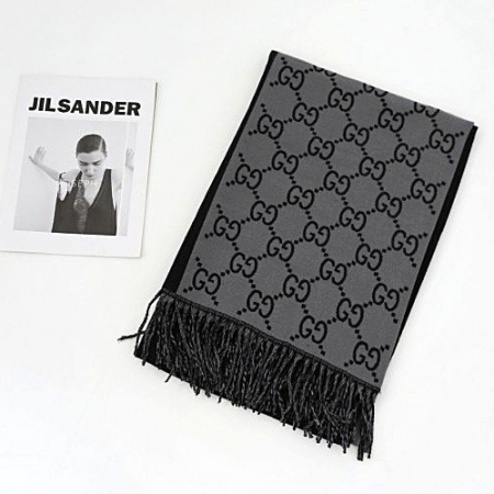 GUCCI 모노그램 쟈갸드 프린지 양면 머플러