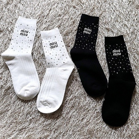 미우 MIUMIU 스톤 양말