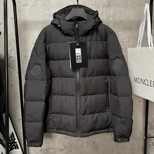 MONCL*R 블랙패치 구스다운