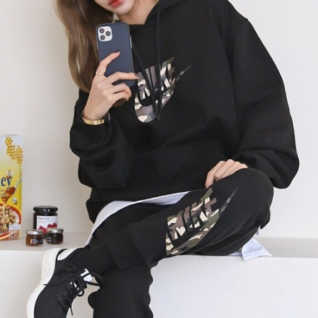 NIKE 카모스우시 후드 기모세트