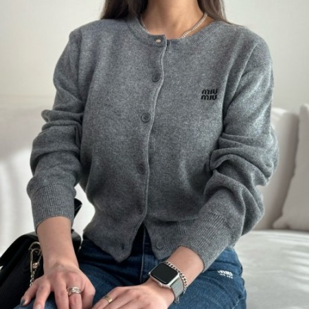 MIUM*U 자수라운드넥 가디건