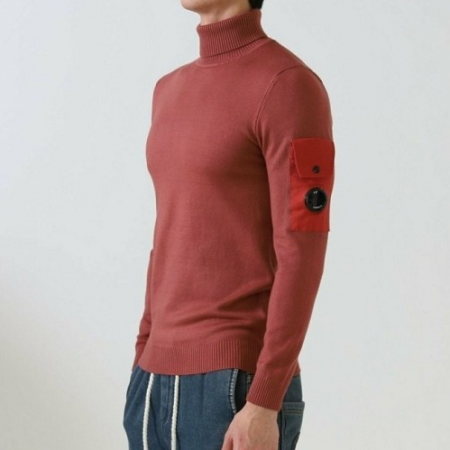 C.P 컴*니 포켓 렌즈 하이넥 스웨터