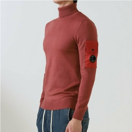 C.P 컴*니 포켓 렌즈 하이넥 스웨터