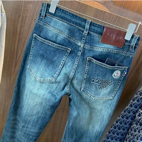 MONCL*R 포켓로고 스판데님진