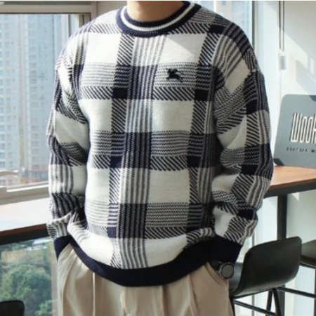 BURBER*Y 믹스 체커보드 자수로고 라운드 니트